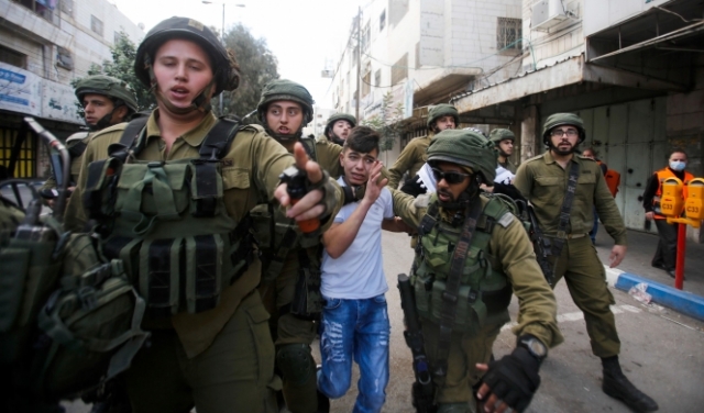 الاحتلال يواصل اعتقال 200 طفل فلسطيني
