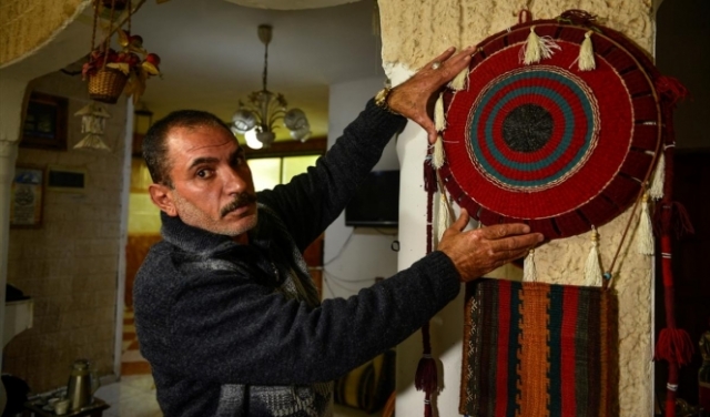 فنان تشكيلي يعيد إحياء التراث الفلسطيني في غزة