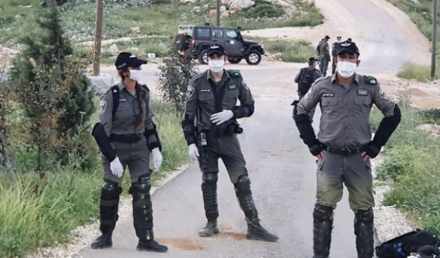 قوات الأمن الإسرائيلية تخلي 6 مبان استيطانية قرب 