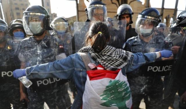 عشرات الجرحى بتجدد المواجهات بين الجيش والمتظاهرين في لبنان