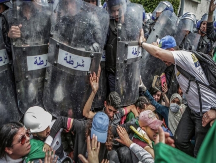 العفو الدولية تطالب السلطات الجزائرية بالإفراج عن الصحافي درارني