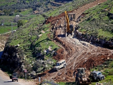 اعتقالات بالضفة والقدس والاحتلال يجرف مشتلا زراعيا ببيت لحم