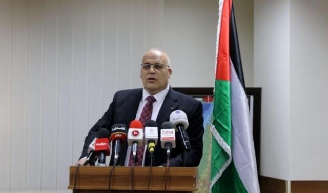 نقابة الأطباء الفلسطينيّة تطالب بإقالة وزير العمل