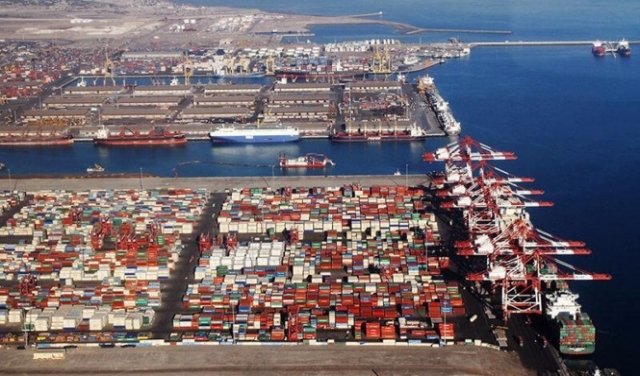 خبراء: انتقام إيران لاستهداف مينائها قد لا يكون تناسبيا 