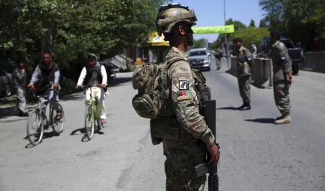 الهدنة في أفغانستان صامدة والحكومة تطلق سراح 100 من معتقلي طالبان