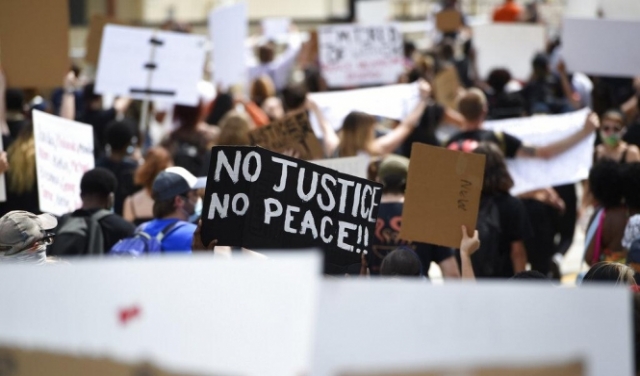 الولايات المتحدة: القمع يوسّع رقعة المظاهرات إلى واشنطن ونيويورك