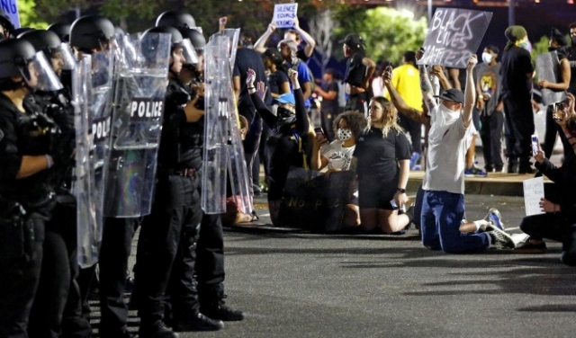 الاحتجاجات الأميركيّة لم تتوقف والشرطة تصعّد المواجهة