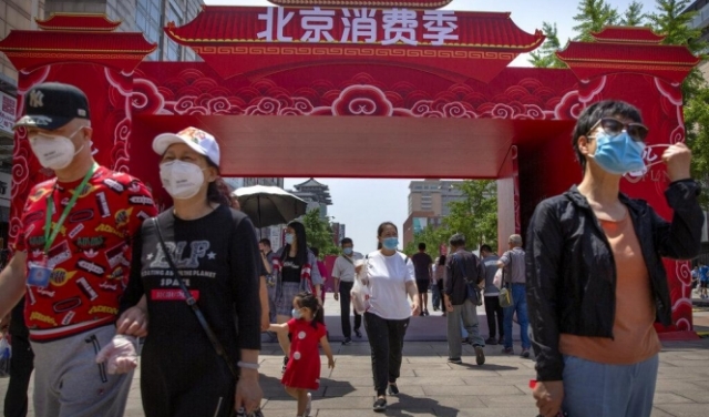 مسؤولون صينيون يدافعون عن تعامل بلادهم مع فيروس كورونا