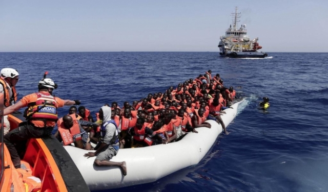 وفيات غرق مركب المهاجرين قبالة سواحل تونس ترتفع إلى 34