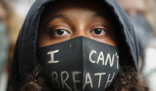 صدامات في لندن: تظاهرة لليمين المتطرف تواجه مسيرة منددة بالعنصرية