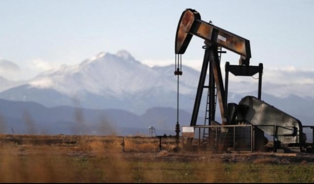 أسعار النفط تتراجع وسط تخوفات من موجة كورونا أخرى