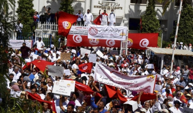 مواجهات في تونس بين قوات الأمن ومئات من المحتجين