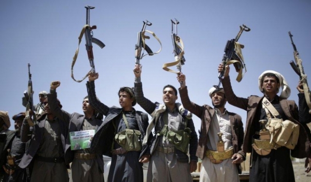 الحوثيون يعلنون استهداف مطار وقاعدة جوية بالسعودية 
