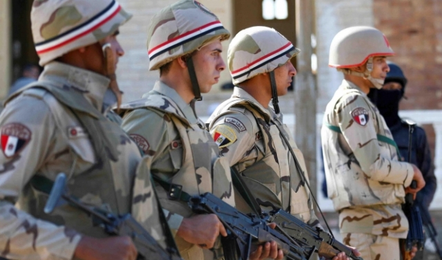 مناورات عسكرية للجيش المصري قرب الحدود الليبيّة 