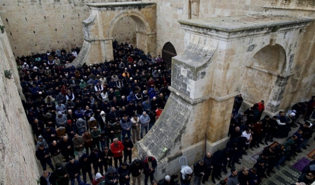 محكمة للاحتلال تعيد إغلاق مصلى باب الرحمة بالأقصى