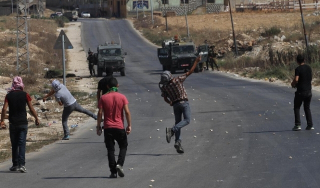 الاحتلال يعتقل أربعة فلسطينيين بزعم التخطيط لعملية تفجيرية قرب نابلس 