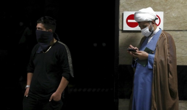 روحاني: 25 مليون مصاب بكورونا في إيران