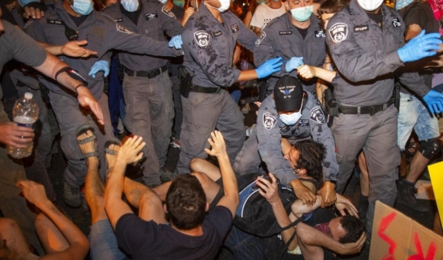اعتقال 55 متظاهرًا قرب مقرّ إقامة نتنياهو مساء الخميس
