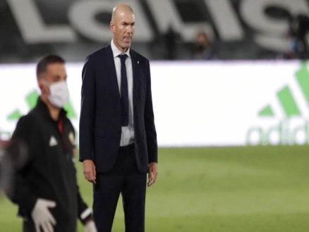 ريال مدريد يخطط لصفقة دفاعية من إشبيلية