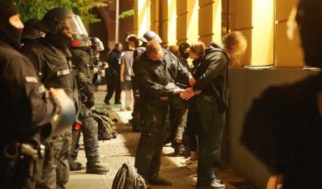احتجاجات برلين على تقييدات كورونا: إصابة عشرات عناصر الأمن وإيقاف 133 شخصا