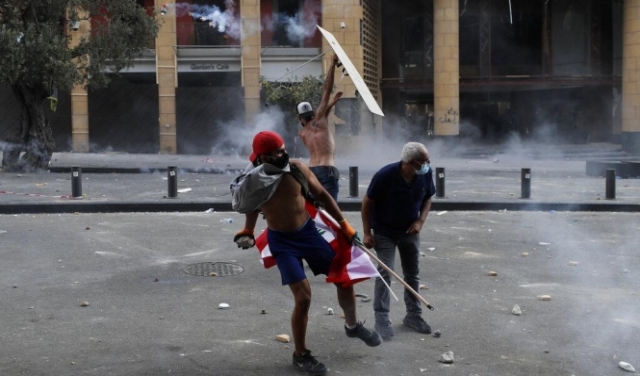 تعليق المشانق في ساحات بيروت: رصد للمظاهرات من الميدان