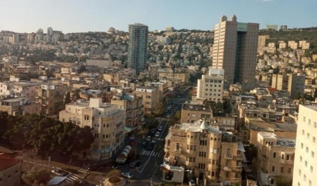 حيفا: إصابة امرأة وابنها في جريمة إطلاق نار