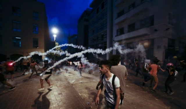 بلباس مدنيّ.. من يطلق النار على المحتجين في بيروت؟
