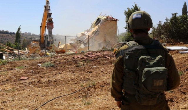 الاحتلال يهدم منزلا في بيت لحم