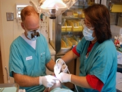  "الصحة العالمية" توصي بتجنب علاجات الأسنان التي تولد قطرات فيروسية