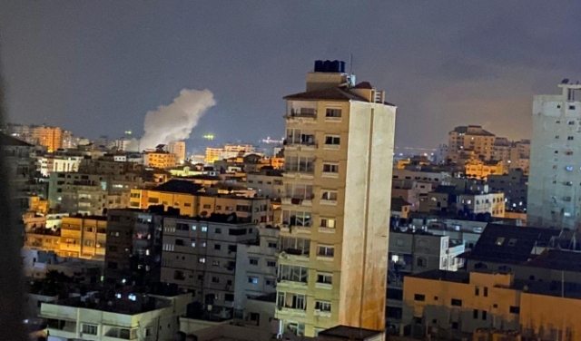 الاحتلال يشدد الحصار ويشن غارات على مواقع بغزة