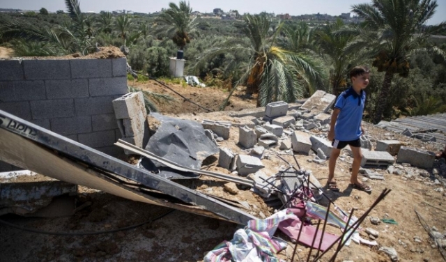 غزة: دبابات الاحتلال تقصف موقعين في غزة 