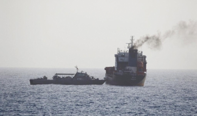 إيران تحتجز سفينة إماراتية وتعلن استدعاء السفير بعد مقتل صياديْن