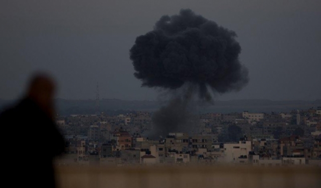 قطاع غزة: طيران ومدفعية الاحتلال تقصف مواقع لحماس