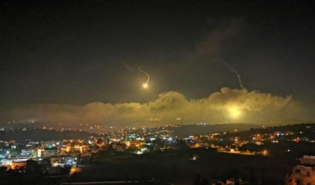 الجيش الإسرائيلي يستهدف مواقع لحزب الله في لبنان