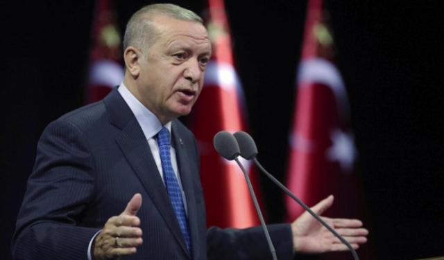 إردوغان يستعرض قوة تركيا وينتظر 