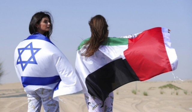 لِباس التحالُف الإسرائيلي - الإماراتيّ يتجلّى بعرض أزياءٍ في دبي
