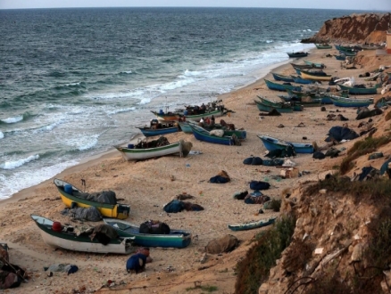 مقتل صيادَين غزيين وإصابة ثالث برصاص الجيش المصري