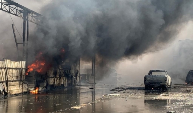 عكا: حريق هائل في مصنع وإغلاق شارع رئيسي