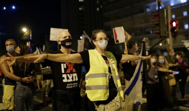 نائبة مندلبليت: لا تناقض مصالح بضلوع نتنياهو بتقييد المظاهرات