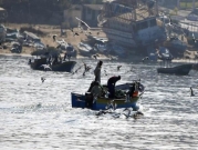 غزة: الاحتلال يطلق النار على صيادين ويقيد حركتهم