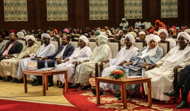 الأحزاب السودانيّة تطرح مشروعًا لإنجاح الفترة الانتقالية
