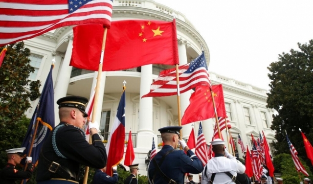 واشنطن تفرض قيودًا جديدة على الشركات الصينيّة وبكين تتهمها بـ