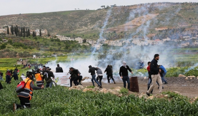إصابة العشرات إثر قمع الاحتلال مسيرة منددة بالاستيطان قرب رام الله