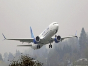 طائرة "بوينغ 737" تغير وجهتها جراء عطل بالمحرك 