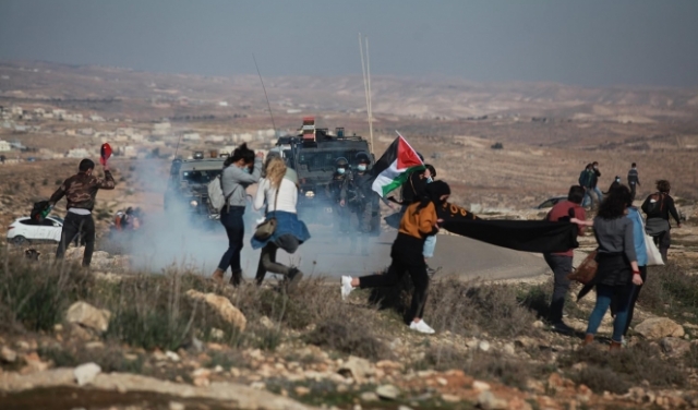 إصابة العشرات إثر اعتداء الاحتلال على مسيرتين في الضفة