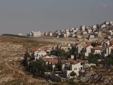 إسرائيل تنشر مناقصات لبناء 2572 مسكنا استيطانيا بالضفة والقدس