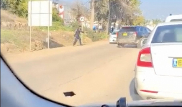 إكسال: شرطي يطلق النار على سيارة 