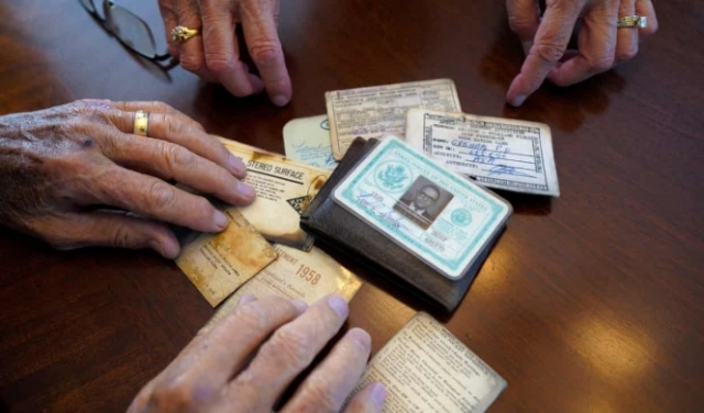 عسكري أميركي يستعيد محفظة فقدها قبل 53 عاما في أنتركتيكا