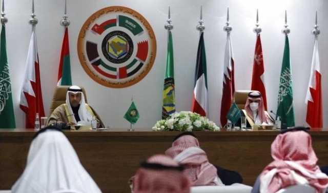 مصر وقطر تبحثان آليات تنفيذ المصالحة في الكويت