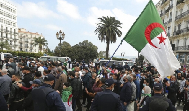 الجزائر: الإفراج عن 59 ناشطا بعفو رئاسي 